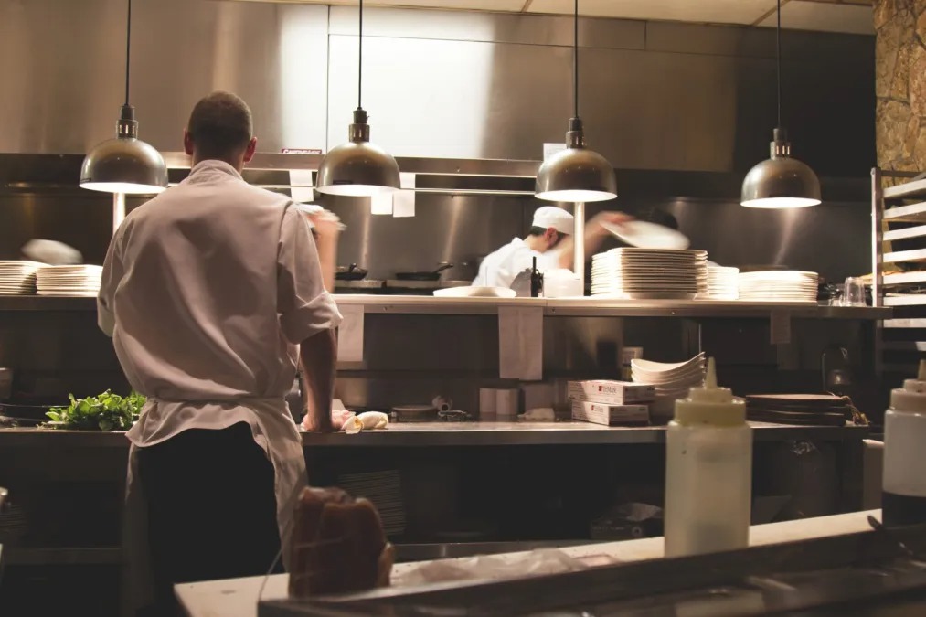 4 Ways Restaurant Owners Can Increase Productivity